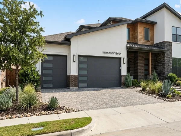 Residential and commercial garage door repair in Friendswood